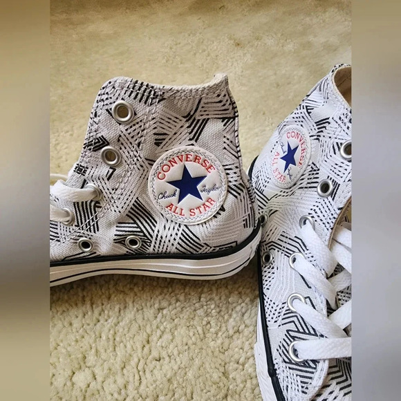 NWOT converse all star high top sneakers size 11.5 boys - Picture 3 of 6